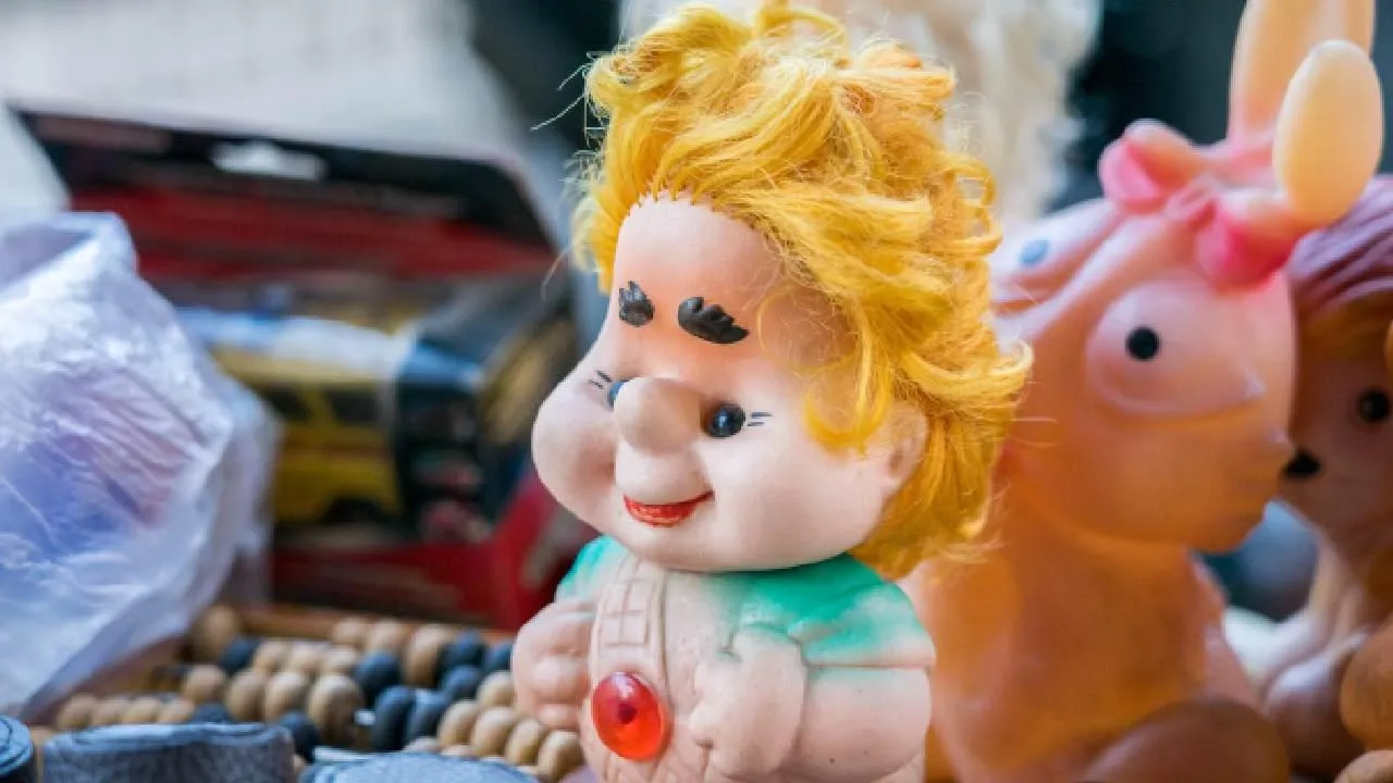 Омичи массово продают редкие вещи советской эпохи