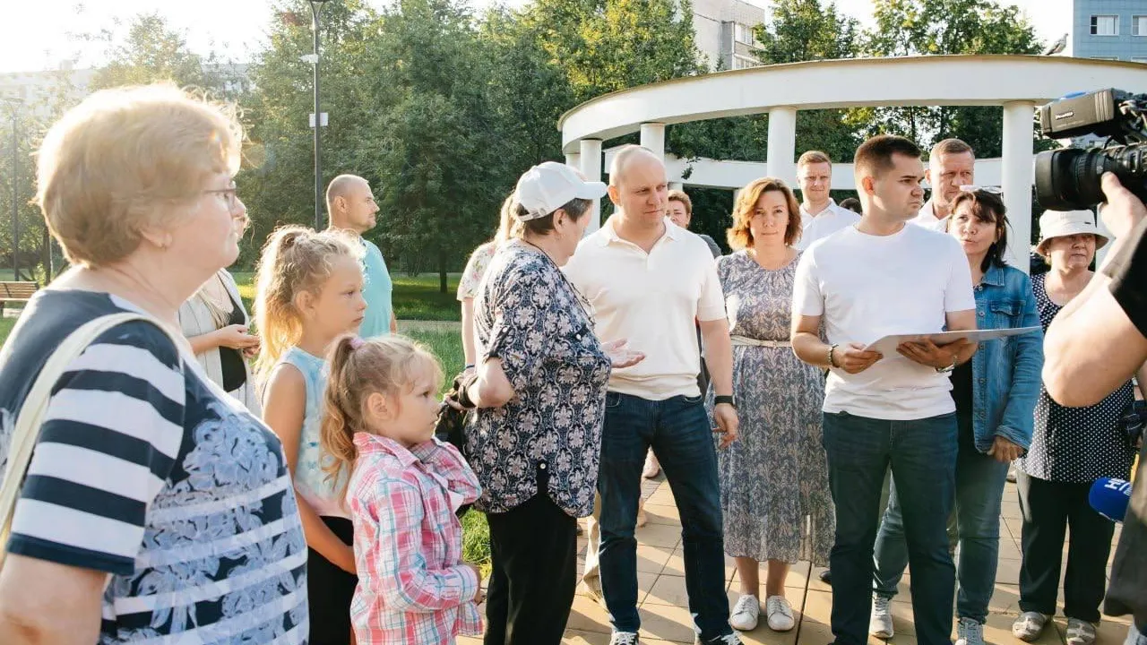 Глава Городского округа Пушкинский Максим Красноцветов обсудил с активистами благоустройство набережной