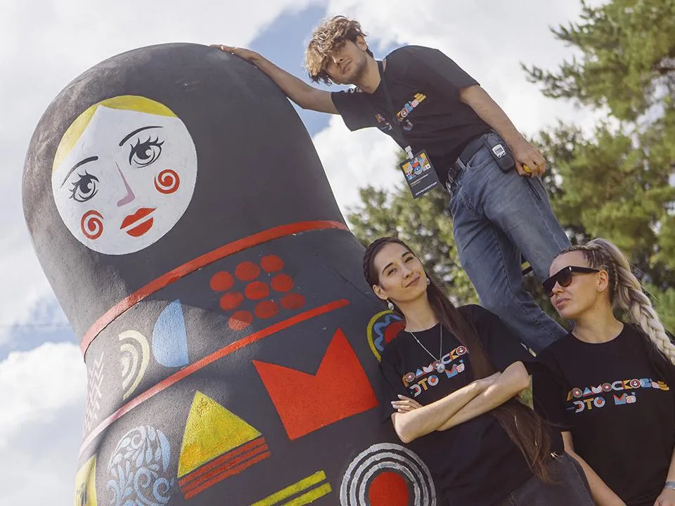 «Ее конструкция — бесконечность»: самая большая матрешка в стиле НХП может войти в книгу рекордов