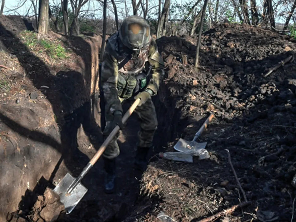 «Легли и затаились, но поздно»: боец СВО рассказал, как внезапно попал под обстрел