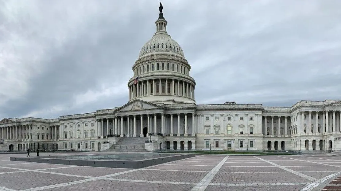 Politico: большая часть выделенных Украине средств потрачена в США