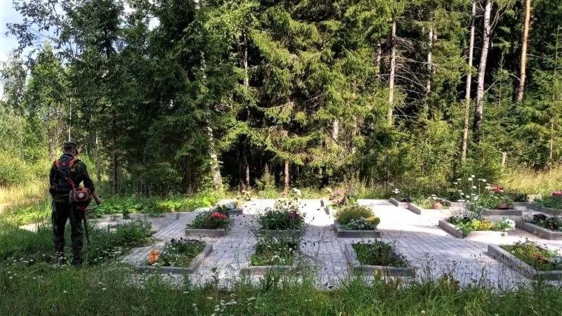 Волоколамские лесничие навели порядок около воинского захоронения