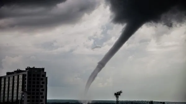 На Челябинскую область движется ураганный ветер