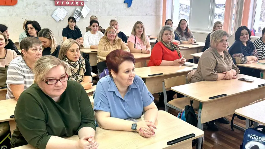 Фото: телеграм-канал Олега Жолобова / Встречи представителей власти с жителями округа проходят на регулярной основе