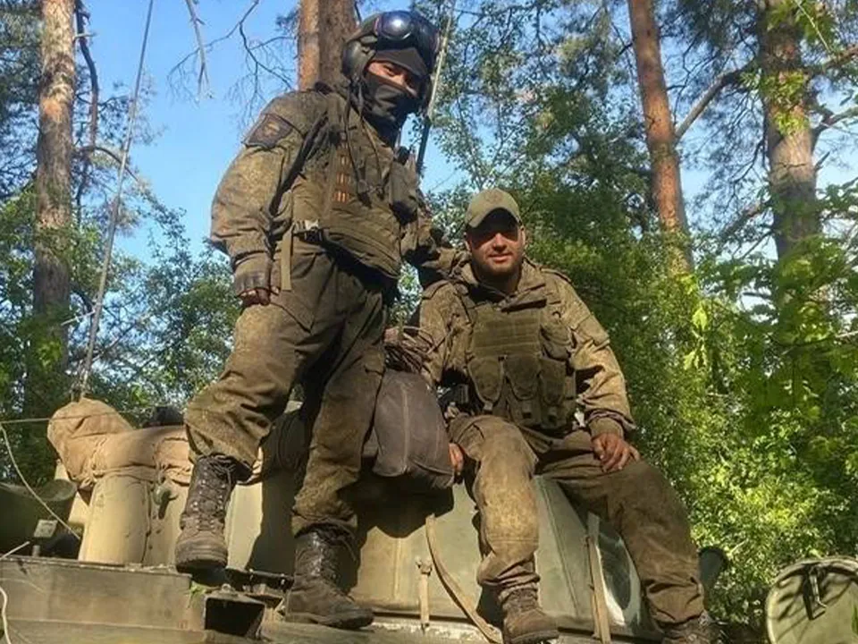 «Просил выслать по СМС молитвы»: боец СВО прикрыл собой двух товарищей