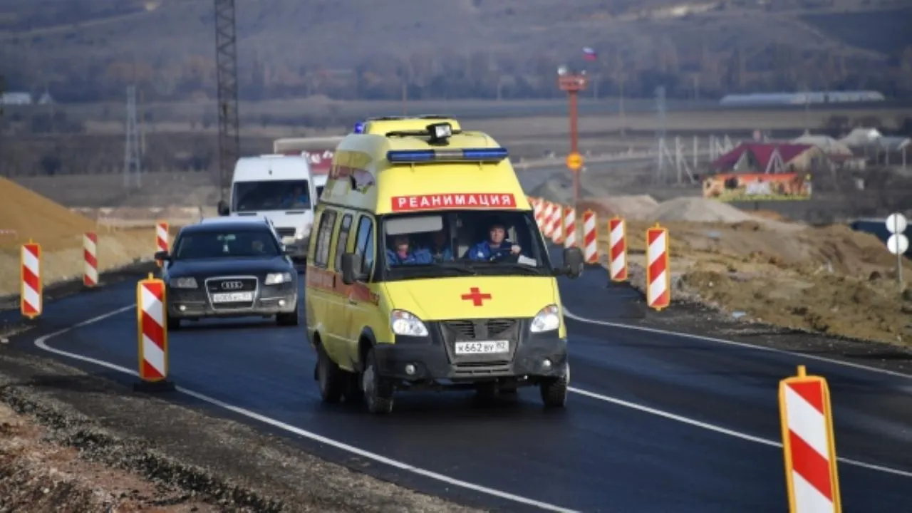 Два пассажира автобуса погибли на Кубани в результате его столкновения с грузовиком
