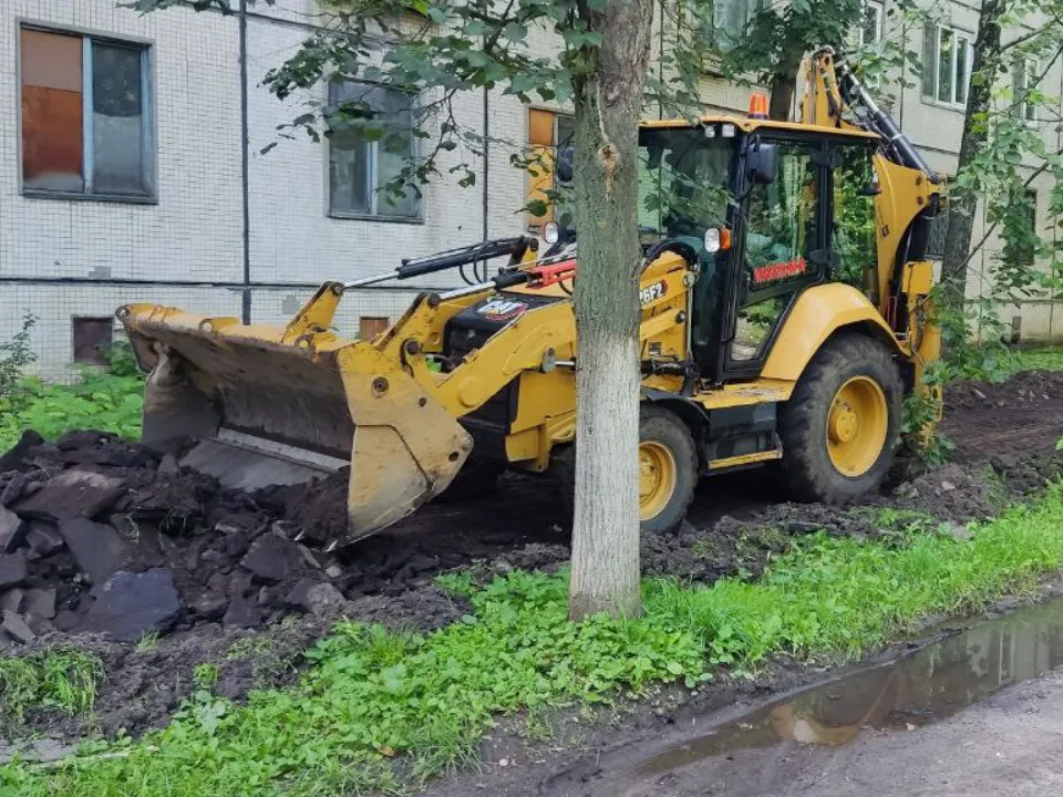 Ремонт тротуара рядом с домом серии К-7 на улице Пушкина. Фото: администрация г. о. Электросталь