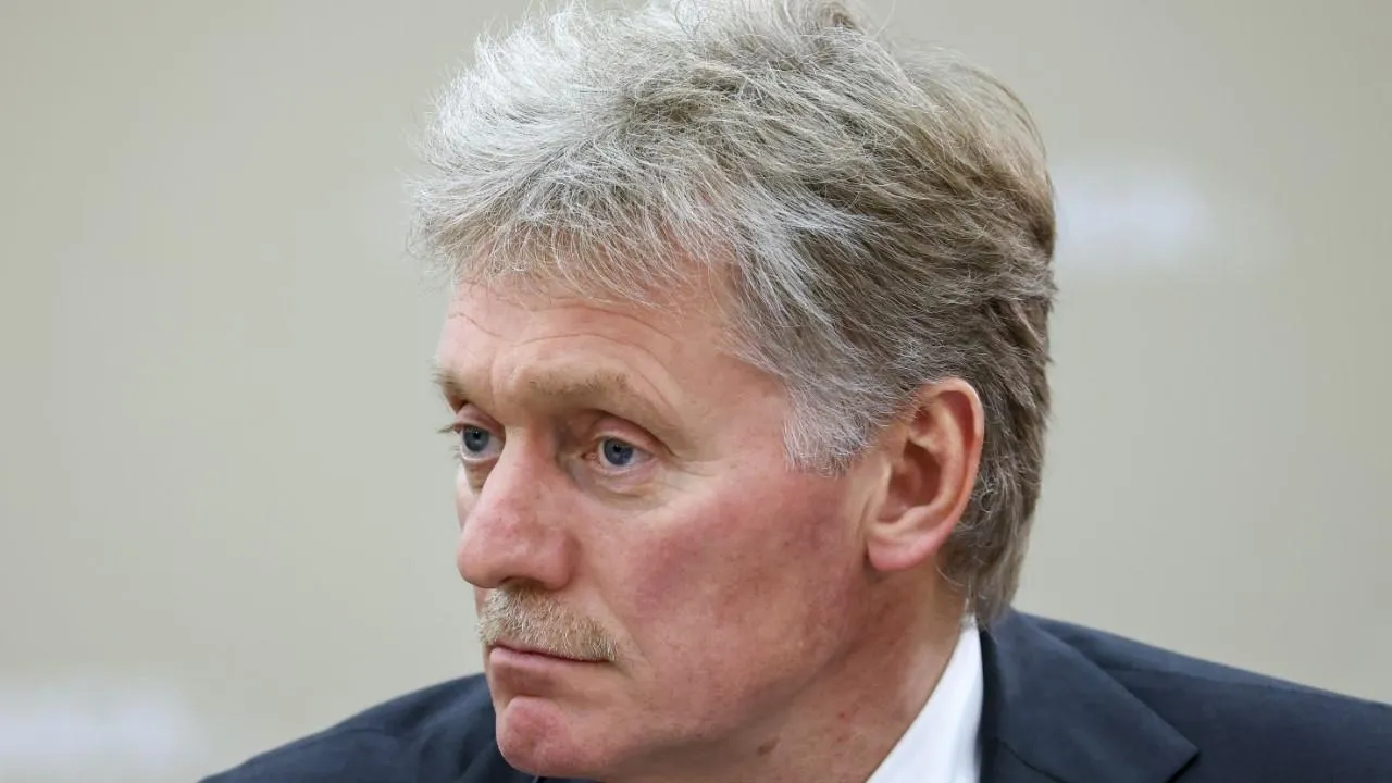 Песков заявил, что Киеву нужно смириться с поражением на боле боя