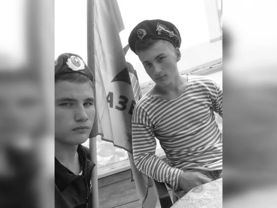 «Спустя полгода после гибели»: родные погибших на СВО братьев нашли пророческий стих от деда