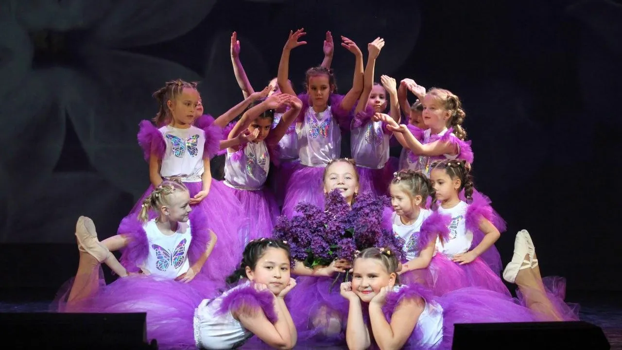 Любовь и благодарность в каждом движении: женщины Красногорска получили трогательный подарок ко Дню матери