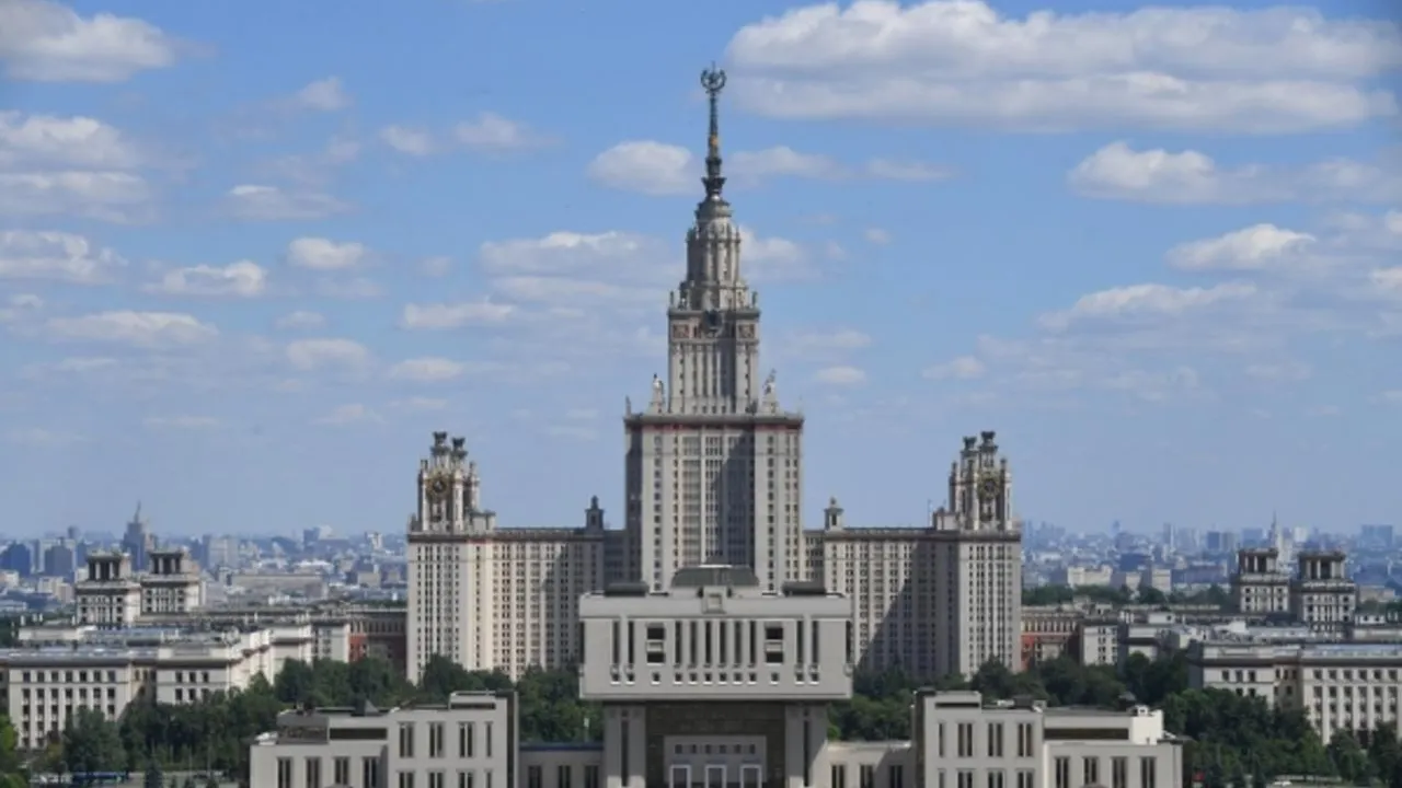 Роспотребнадзор начал расследование после случая подозрения на корь у студента МГУ