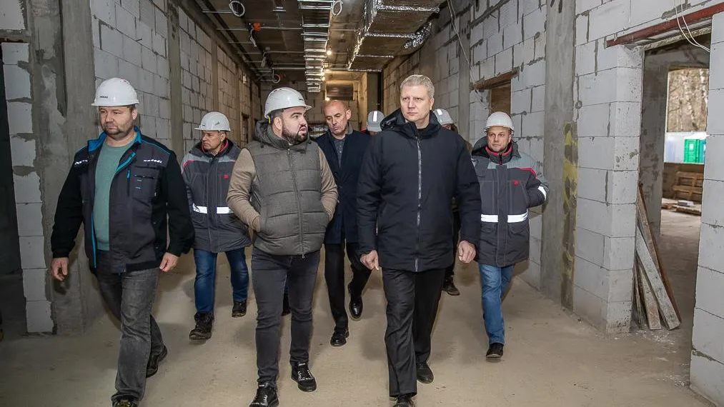 Новая школа в жилом квартале «Семейный» готова на 54%