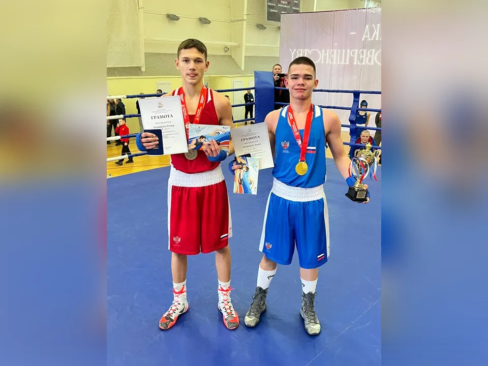 Боксер Тимур Тимирбаев (слева).&nbsp;Фото: пресс-служба администрации г. о. Лосино-Петровский