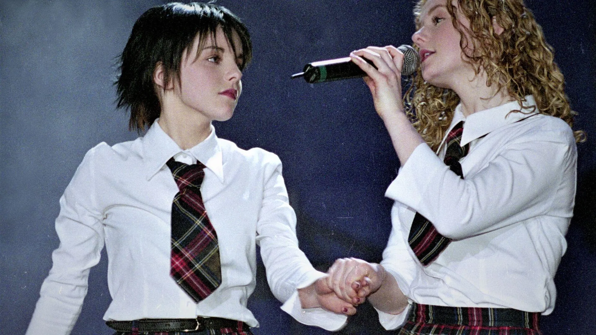 Группа t.A.T.u. после воссоединения пообещала не целоваться и не заигрывать друг с другом