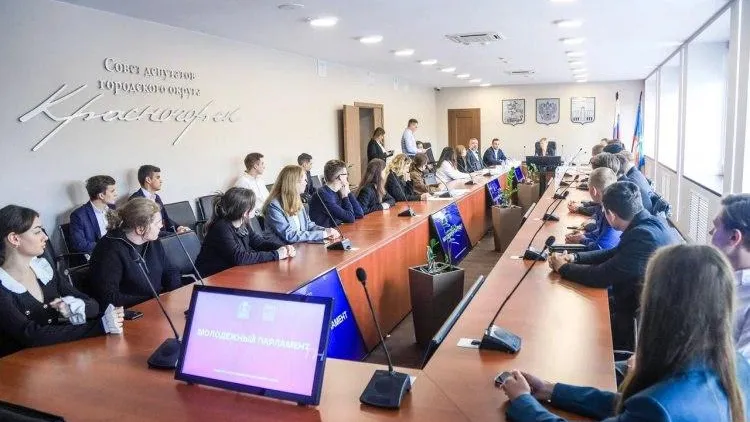 Два десятка человек выдвинули свои кандидатуры в Молодежный парламент Красногорска