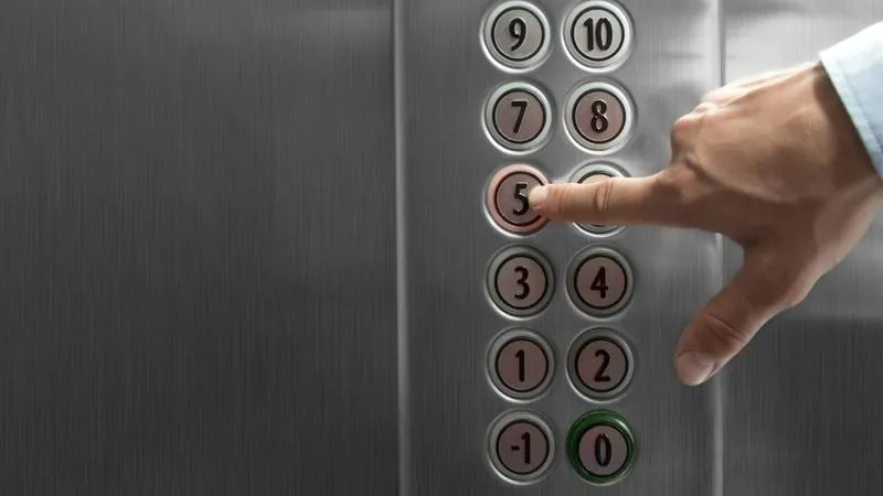 Восемь десятков лифтов поменяют в этом году в Люберцах