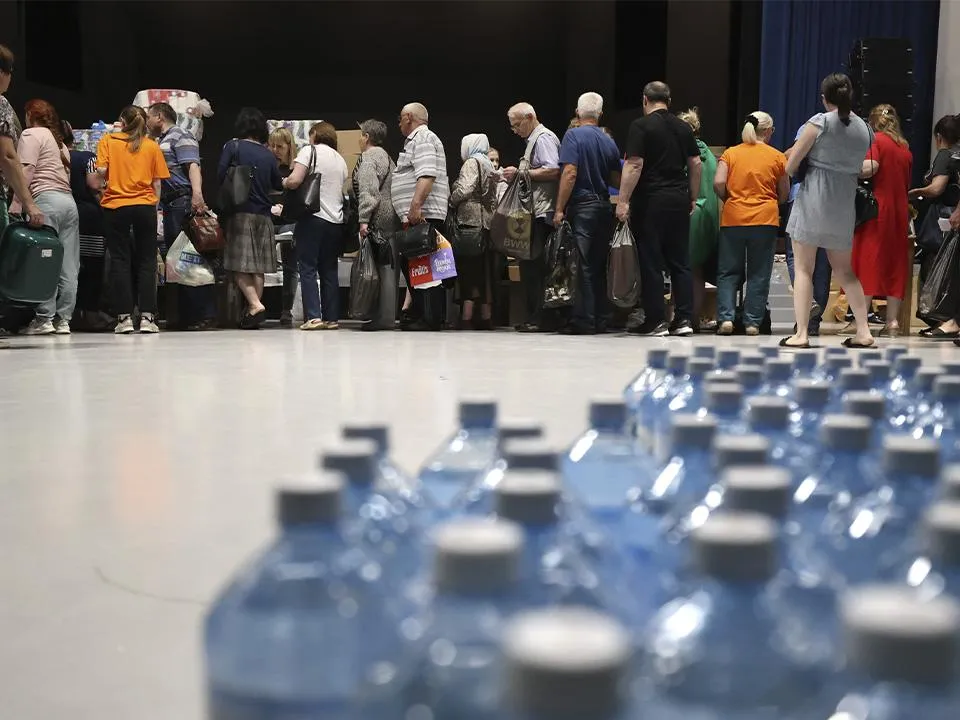 Вода, банки и маркетплейсы: чего не хватает жителям ЛНР после присоединения к России