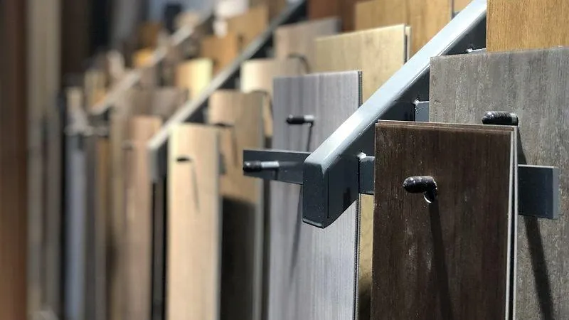 Ламинат подорожал в два раза, пока покупатели шли на кассу магазина в Волоколамске