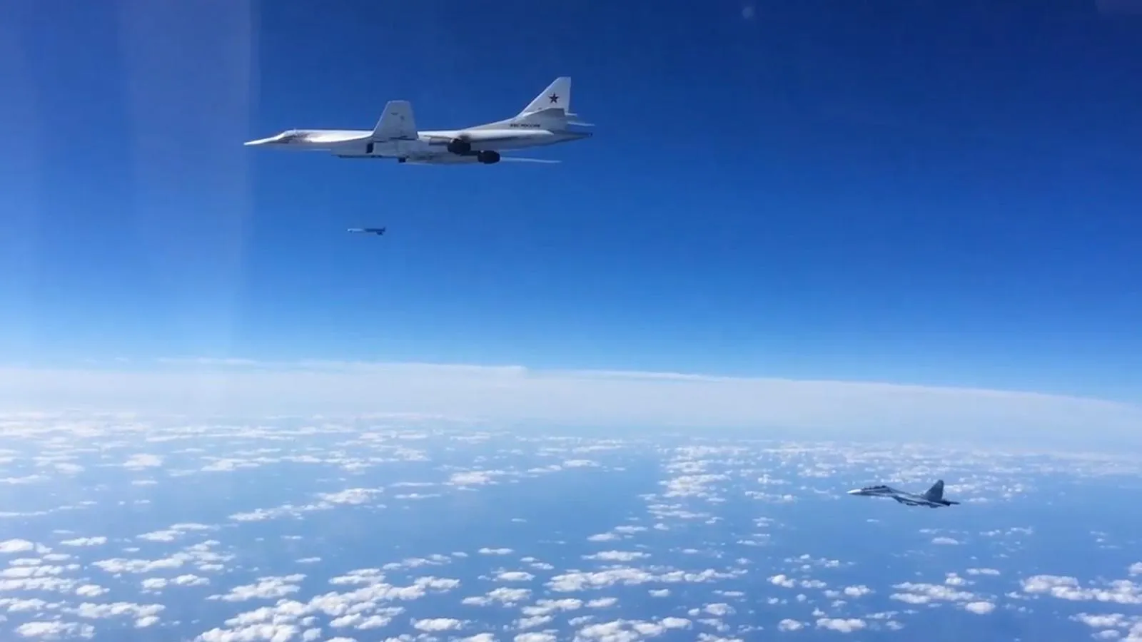 Ту-160 пускает ракету Х-101. Mil.ru