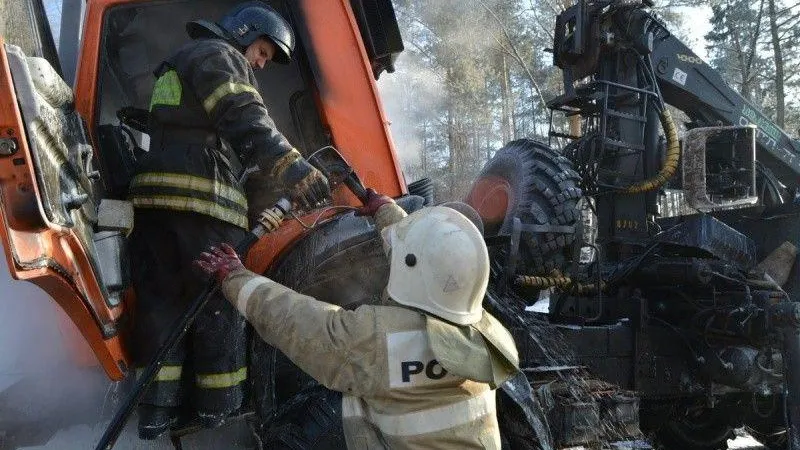 Возгорание двух машин ликвидировали в Подмосковье в воскресенье