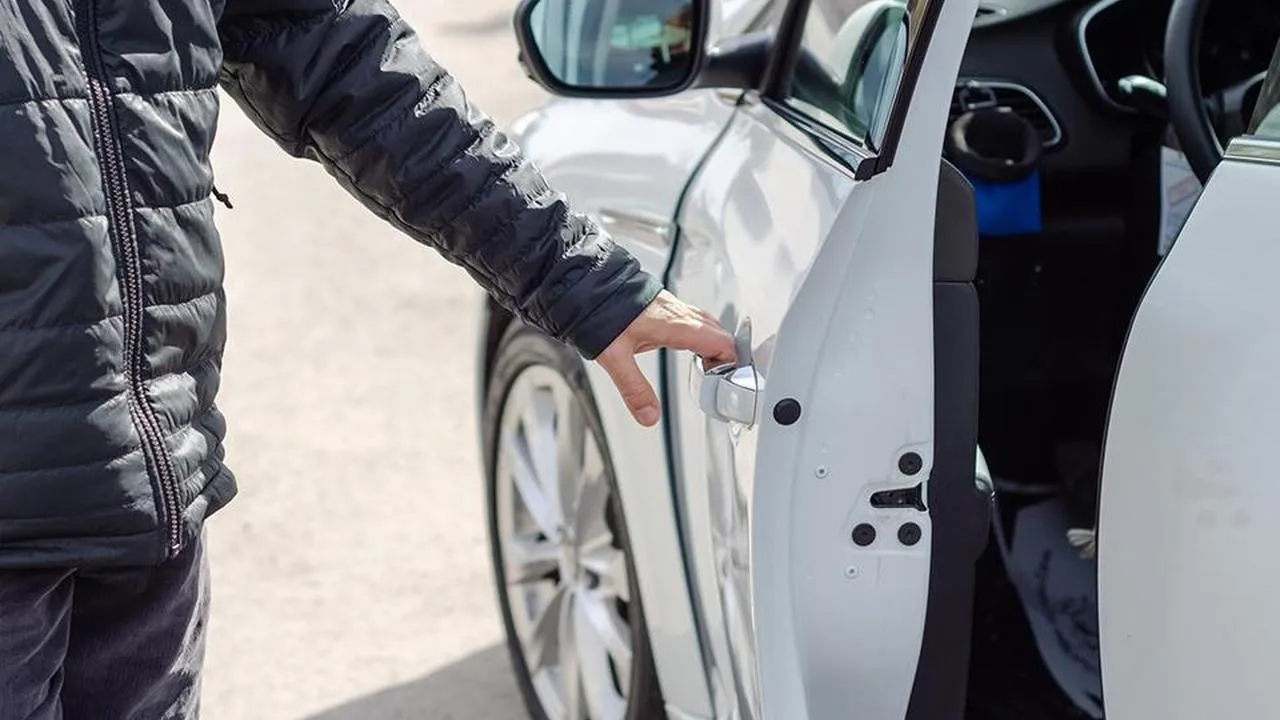 «Врачи сдают водителей инспекторам ГИБДД»: аннулировать права в 2026 году начнут заочно из-за болезней