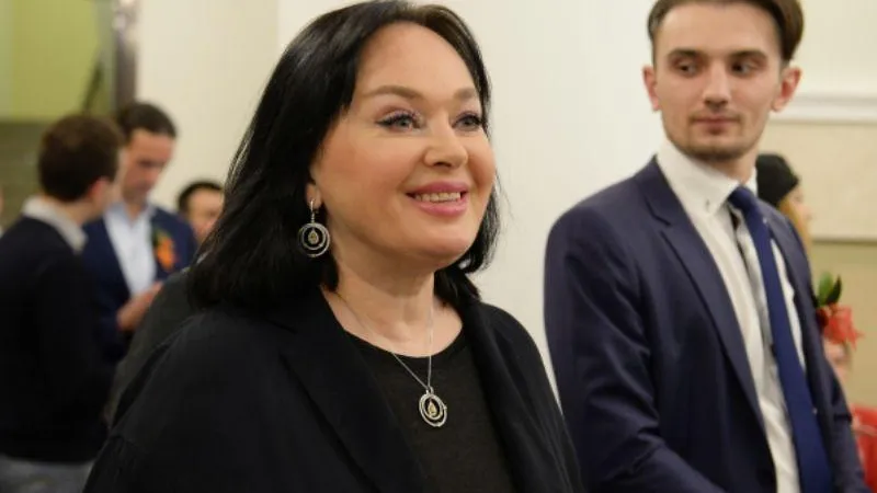 Поклонники Ларисы Гузеевой обвинили ее в излишней обработке фотографий