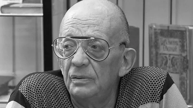 Леонид Вениаминович Володарский — советский и российский переводчик, писатель и радиоведущий