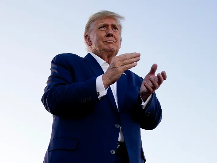 «Молитва может пересилить зло»: священник прокомментировал совет Трампа американцам