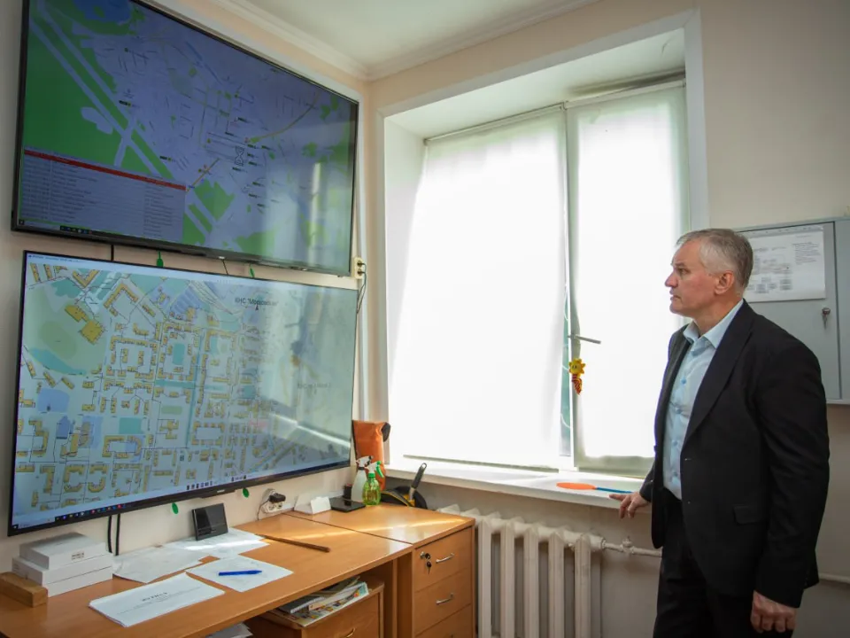 Глава Фрязина проверяет работу&nbsp;диспетчерской службы местного водоканала.&nbsp;Фото: пресс-служба Администрации г. о. Фрязино