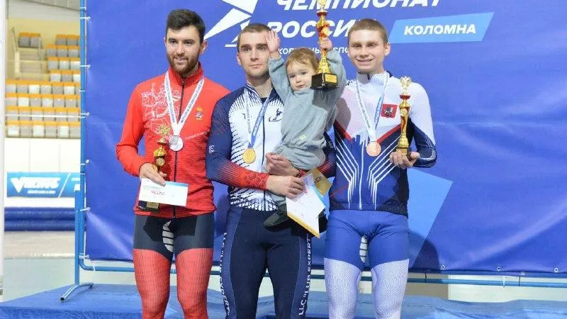 Подмосковные спортсмены завоевали почти 20 наград на чемпионате России по конькобежному спорту