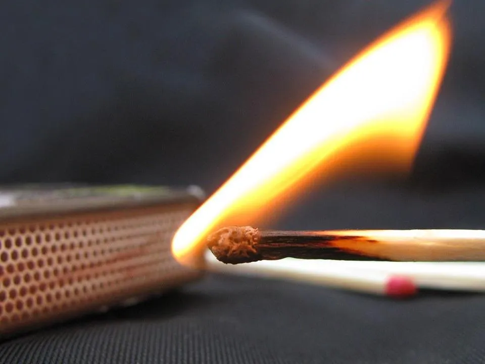 «Через все возможные каналы»: найден способ остановить поджоги военкоматов в России