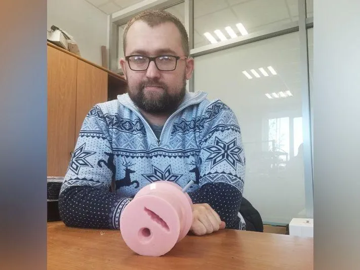 Американскими санкциями грозят волонтеру, изготавливающему тренажеры для мобилизованных
