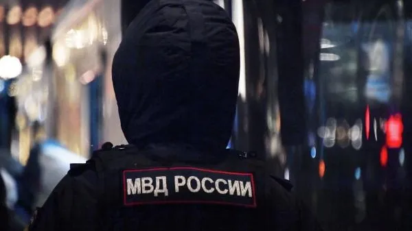 Неизвестный мужчина совратил троих детей в Волгограде, его не могут найти уже год