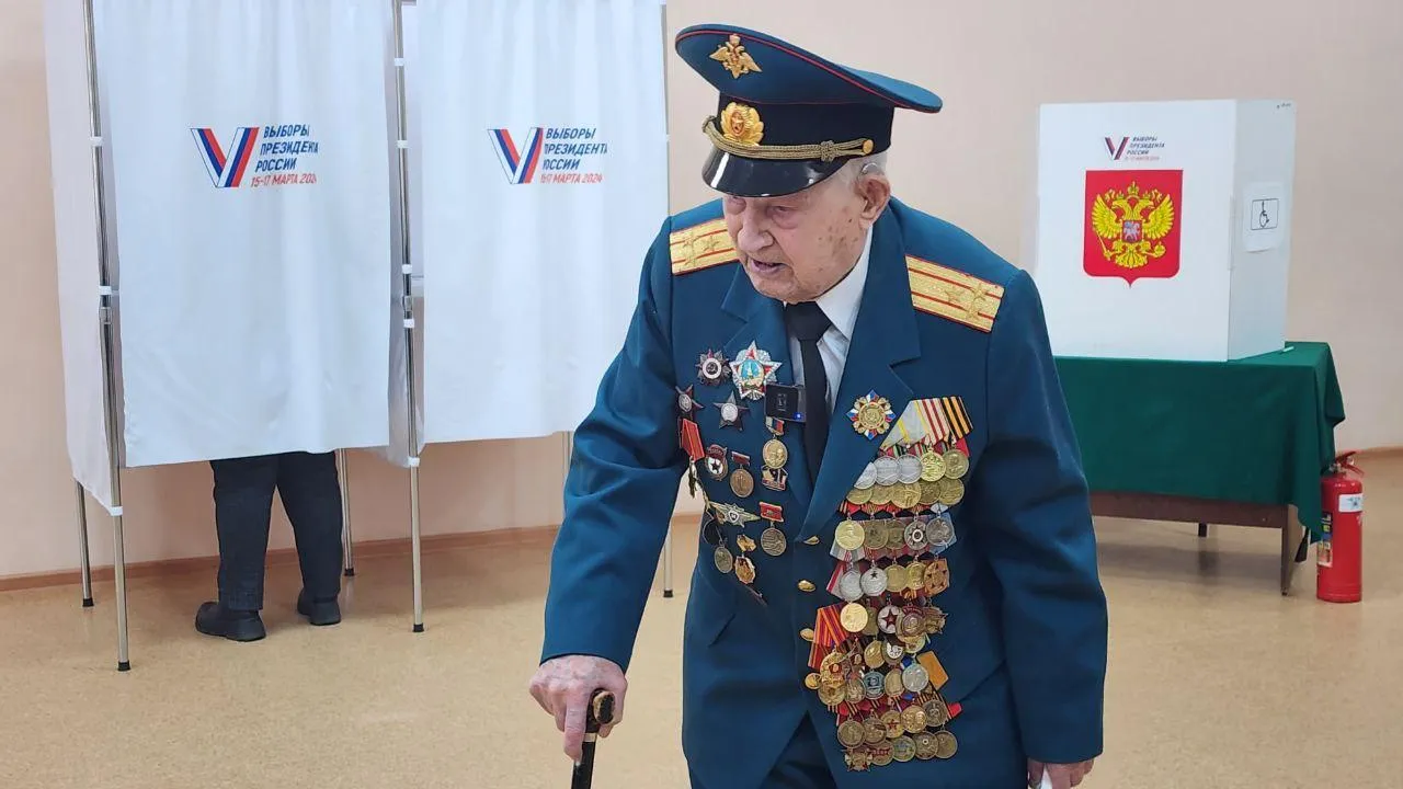 В Подмосковье на выборах президента проголосовал 105-летний ветеран ВОВ
