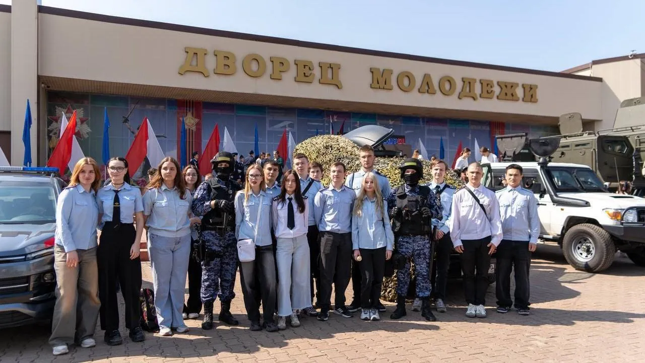 Сотрудники Росгвардии рассказали школьникам Подольска о своей работе