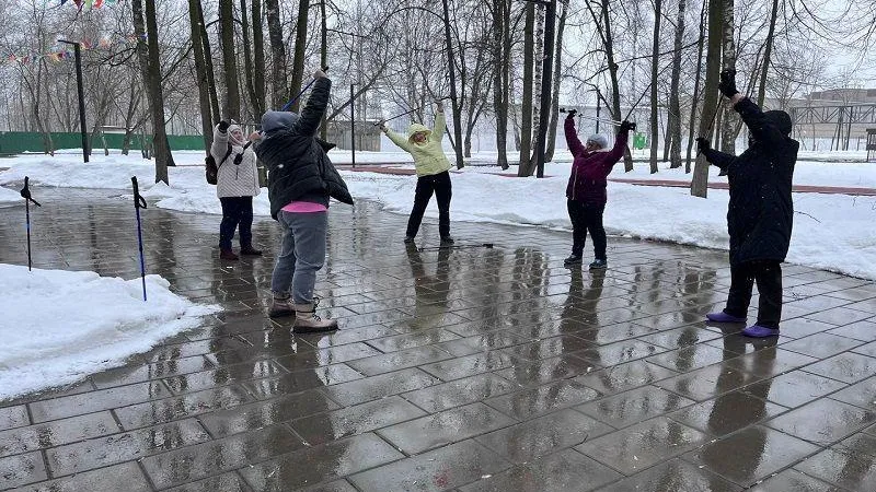 Пожилым спортсменам из Лосино-Петровска плохая погода не помеха для активностей