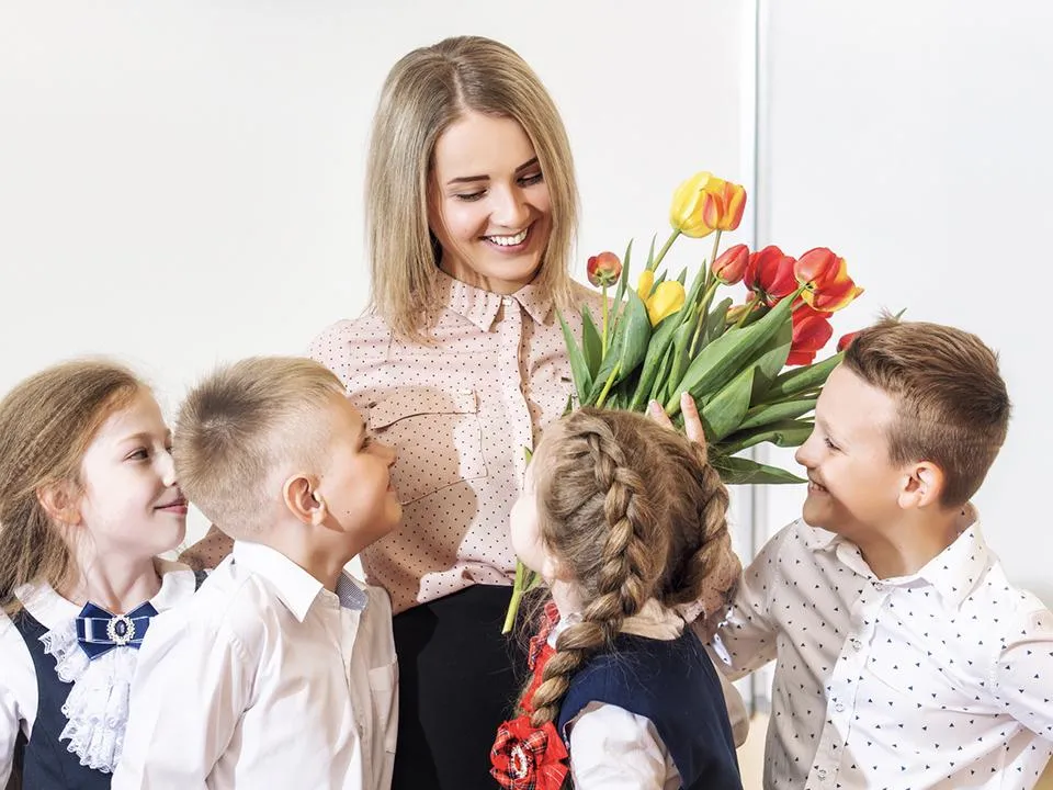 День учителя 2025: дата, история и традиции праздника