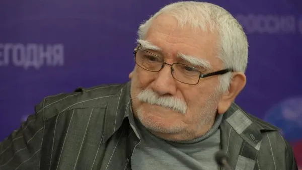 Актер Армен Джигарханян отправлен в одну из столичных клиник