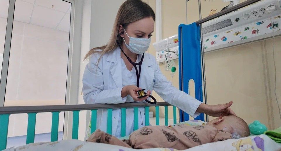 Врачи Центра Рошаля спасли ребенка с опасным абсцессом шеи, возникшим на фоне ОРВИ