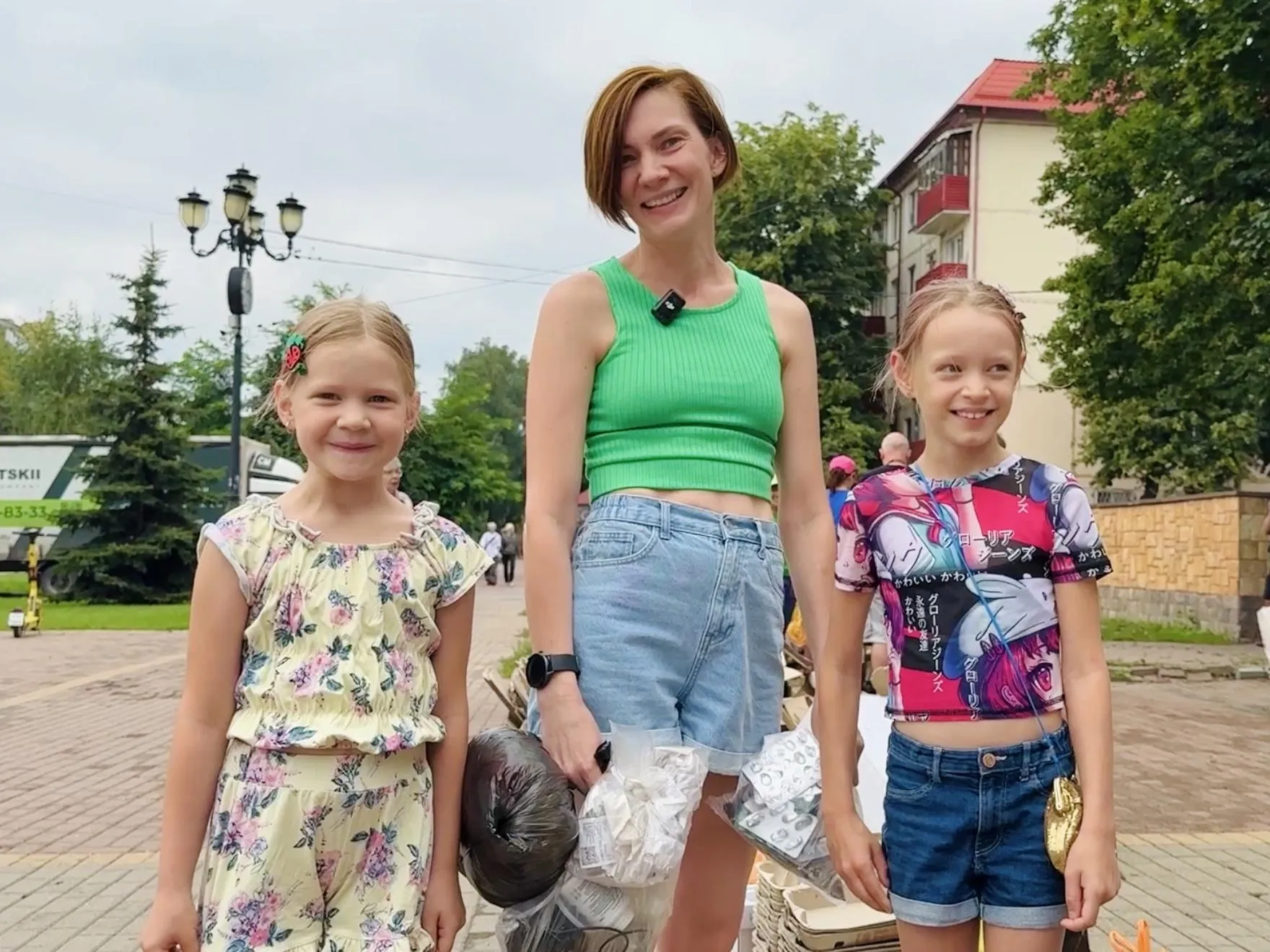 Жительница города Раменское Мария Лазарева с дочками. Фото: Ольга Стаферова