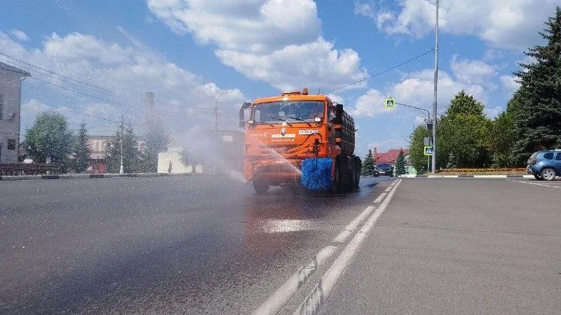 Полторы тысячи единиц техники подготовили дороги Подмосковья к началу учебного года