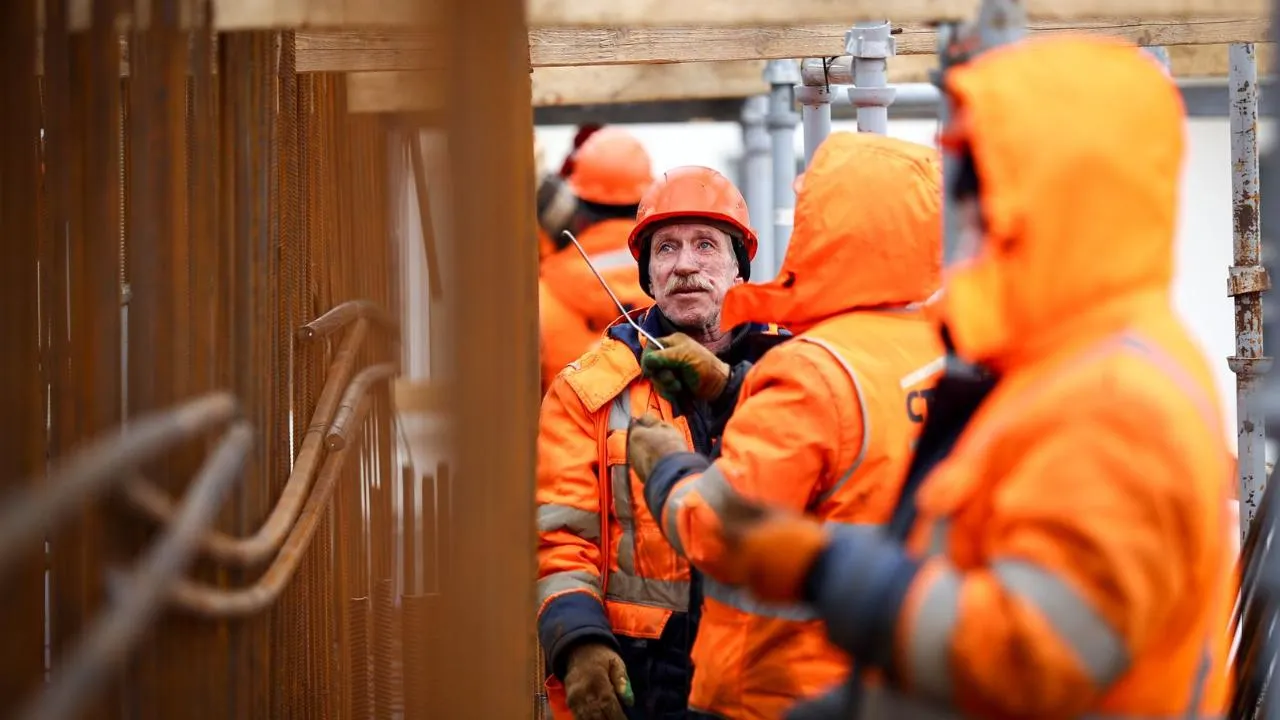 Брынцалов поздравил работников дорожного хозяйства с профессиональным праздником