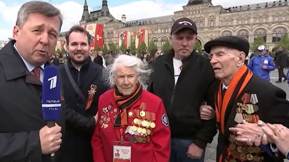 Кадр прямой трансляции, посвященной Дню Победы