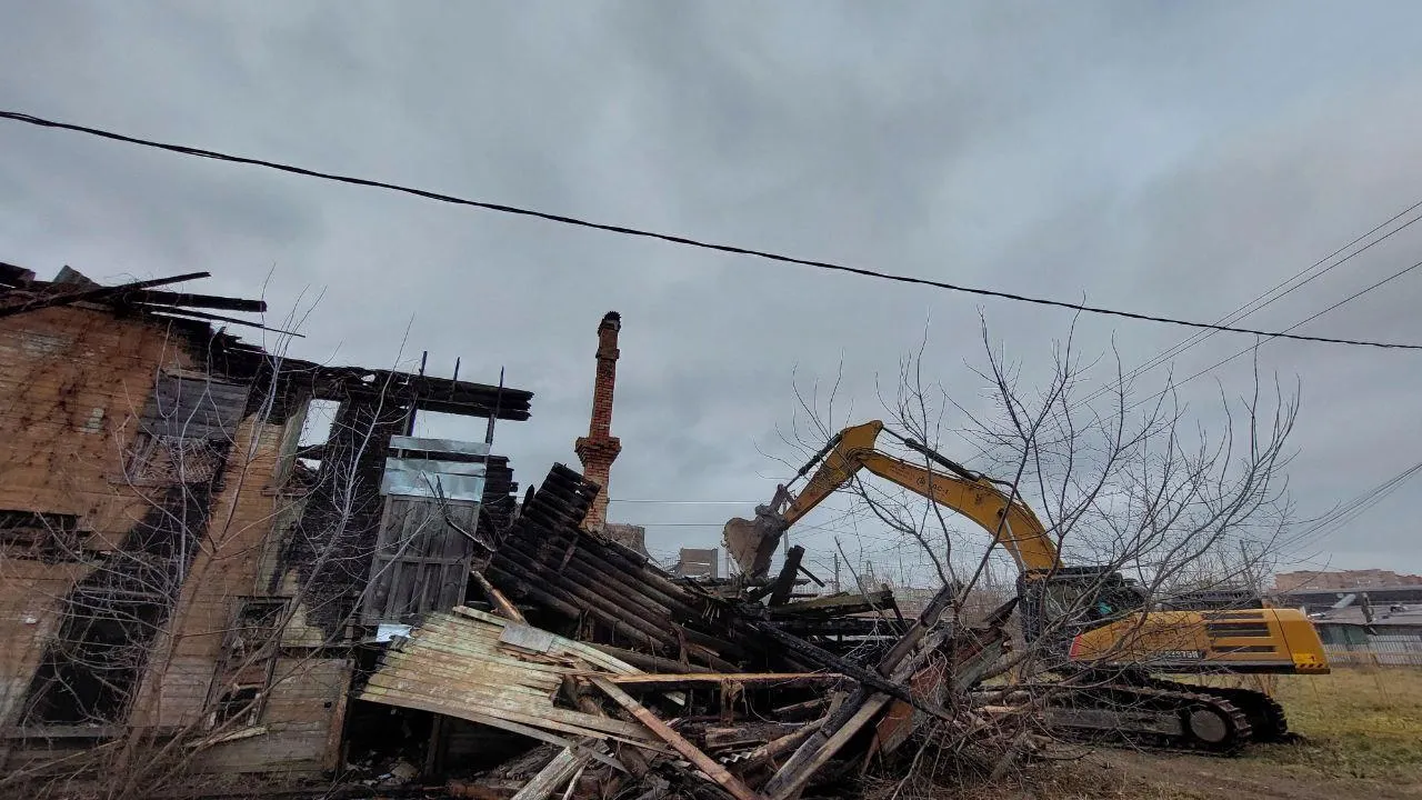 Снос аварийного многоквартирного дома на ул. Железнодорожной в Лобне