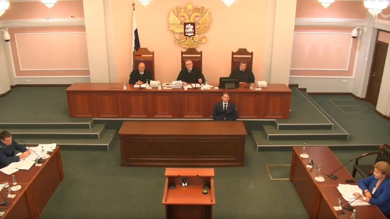 Пришел даже человек-паук, но не она: как проходит заседание по «делу Долиной» в ВС РФ