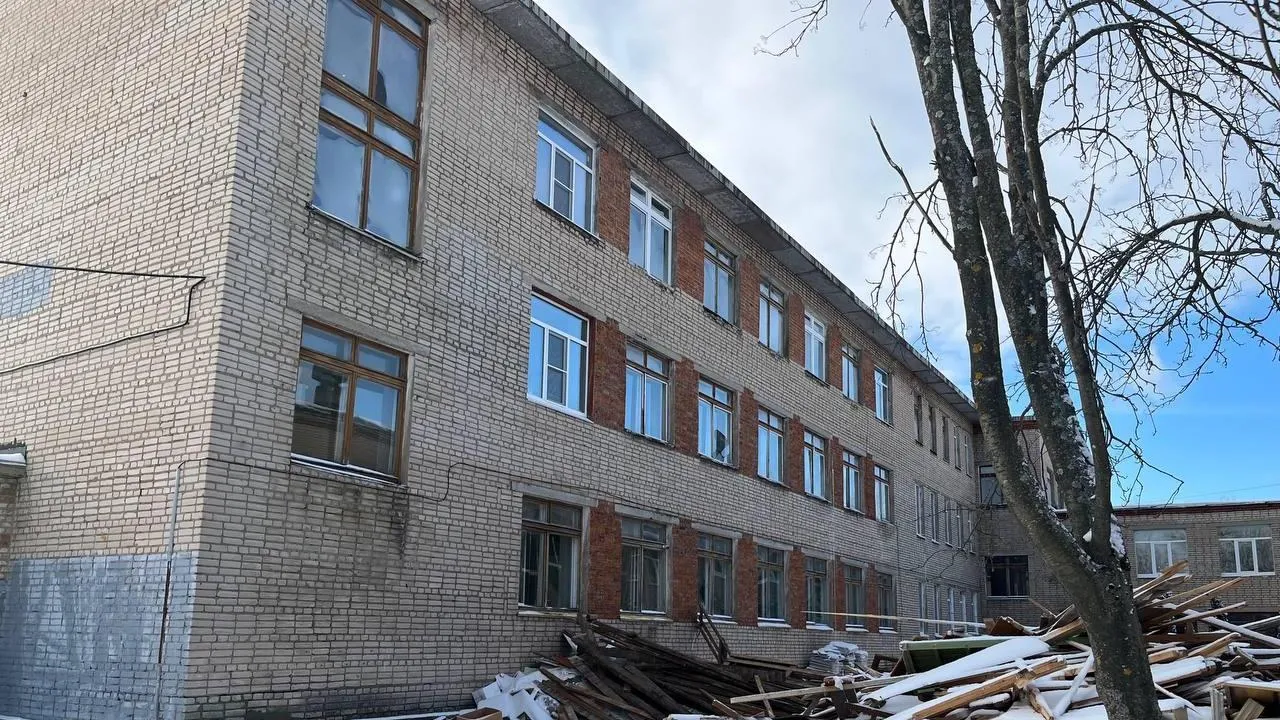 В Ожерелье начали капитально ремонтировать десятую школу