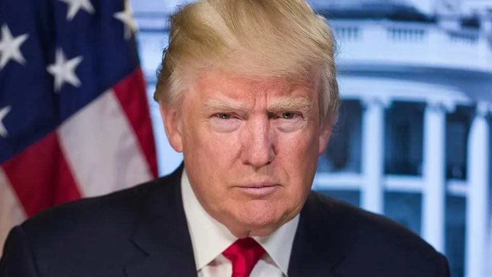 Трамп продлил запрет на заход российских судов в порты США