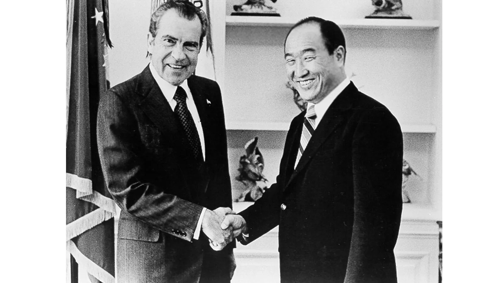 Президент США Ричард Никсон и Сон Мен Мун, Вашингтон, 1 февраля 1974 года