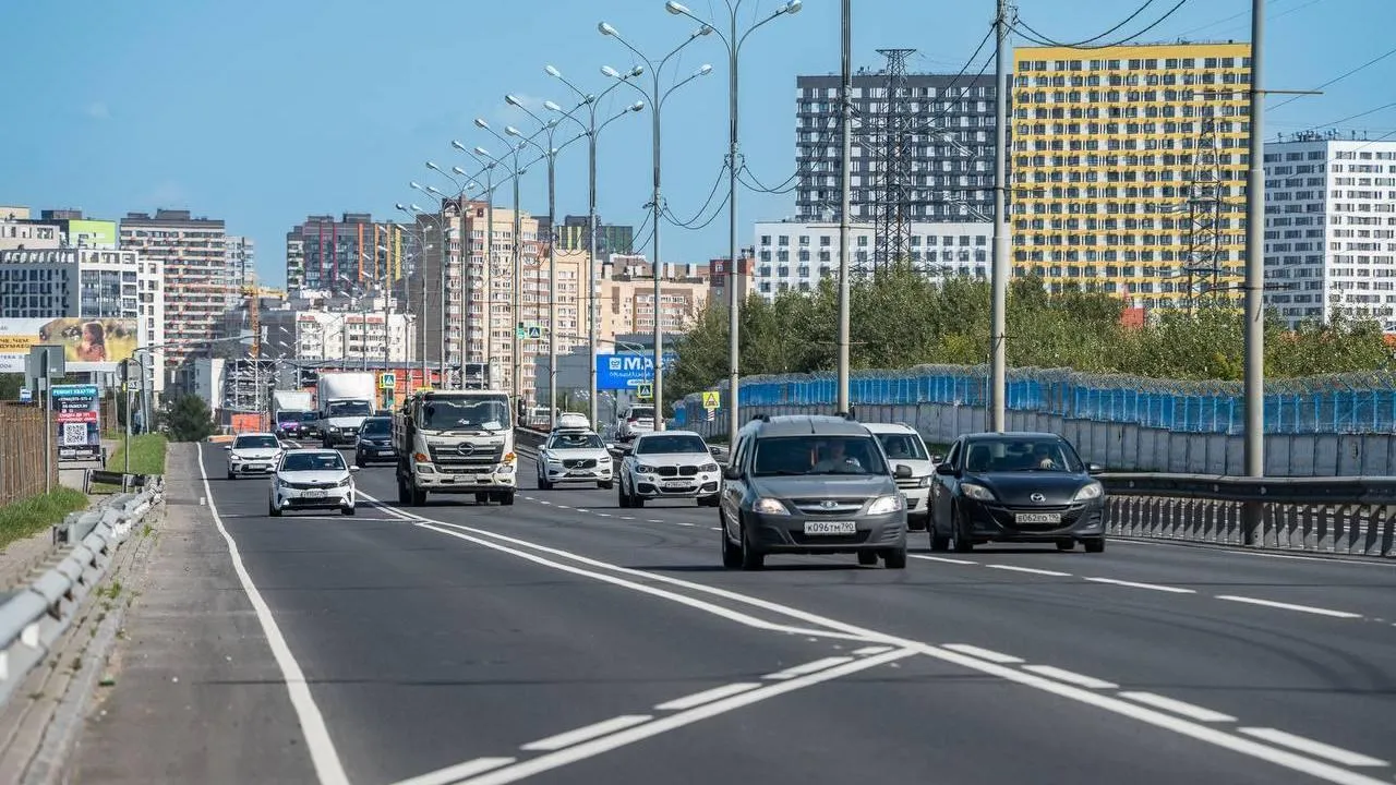 Автовладельцев в Подмосковье призвали к осторожности в связи с жарой
