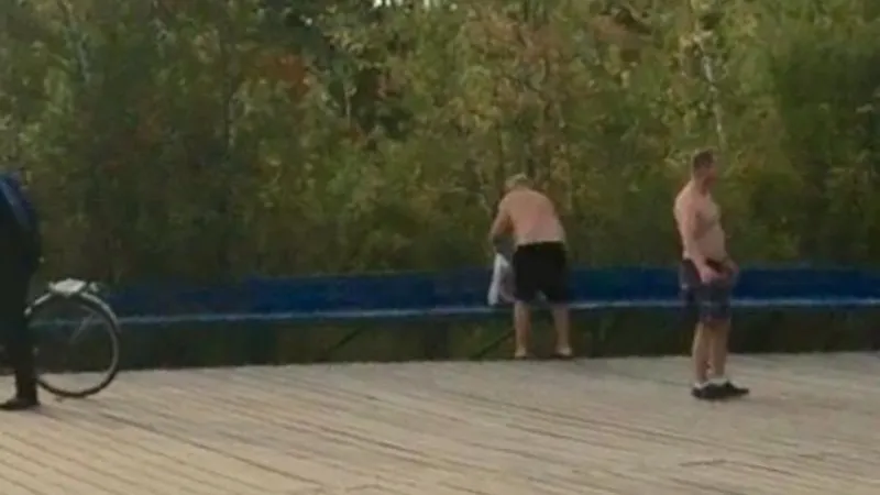 Красавчики из Балашихи включили уборку мусора в утреннюю зарядку